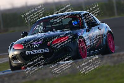 media/Jan-18-2026-CalClub SCCA (Sun) [[8bc6468723]]/Group 7 Race/Turn 1/